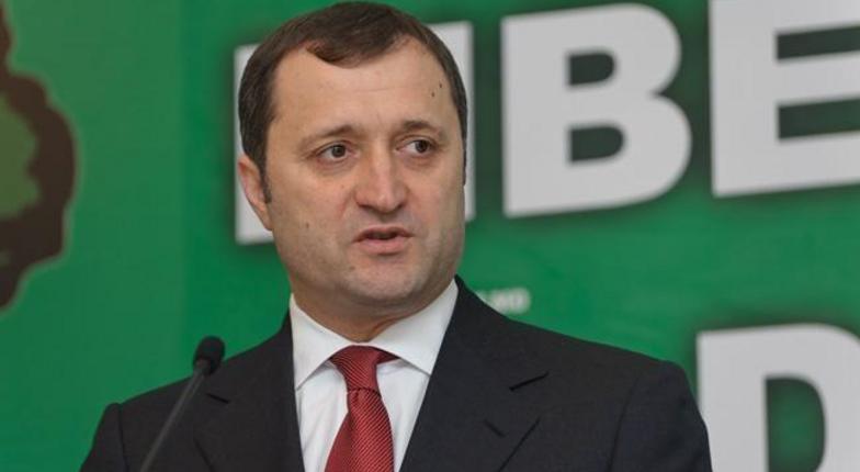 Партия уволенного за коррупцию экс-премьера обвинила своего депутата в коррупции