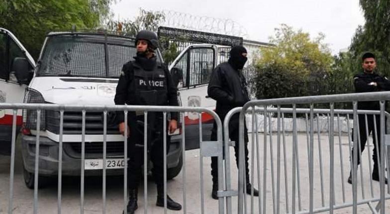 В Тунисе на месяц введено чрезвычайное положение