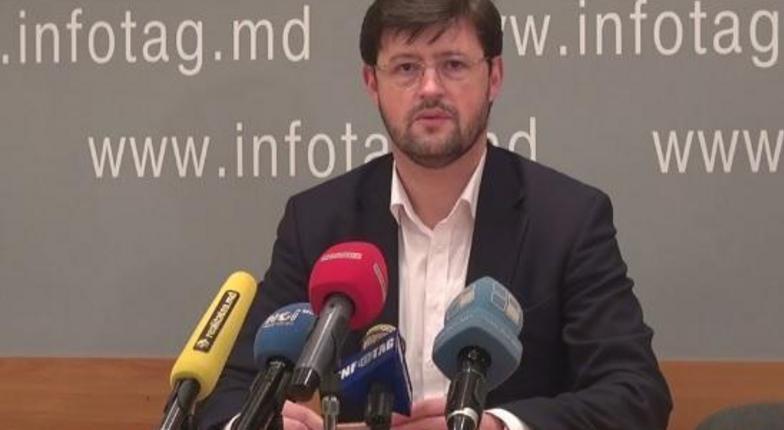 Посол Молдовы в Австрии подал в отставку и обвинил Плахотнюка в захвате правящей в Молдове Демпартии