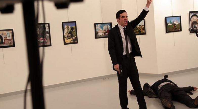 FLASH: Российский посол в Турции скончался в результате покушения