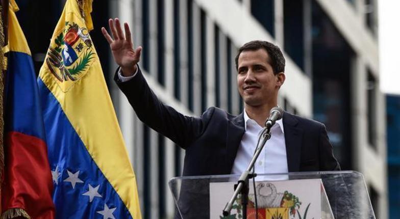 Временному лидеру Венесуэлы запрещено на 15 лет участвовать в выборах