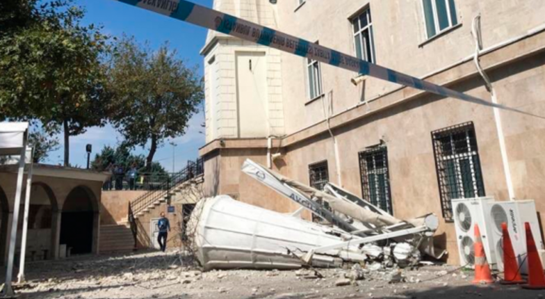 Землетрясение в Стамбуле: десятки раненых, сотни повреждённых зданий
