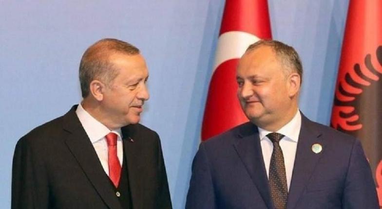 Эрдоган благодарен Додону за экстрадицию турецких учителей