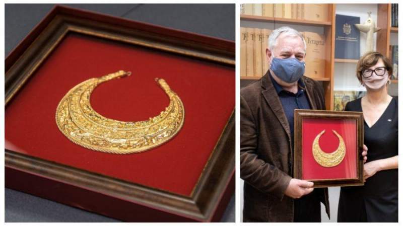 Зеленский дарит килограммовые золотые украшения своим коллегам-президентам