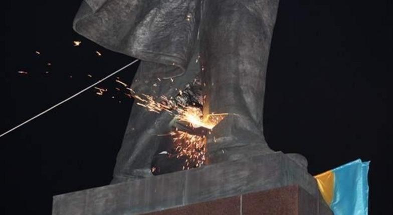 В Одесской области уничтожены памятники советским вождям