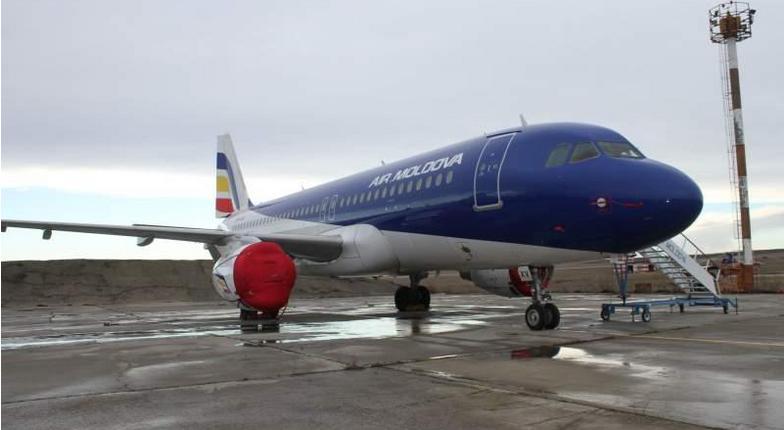 Самолет компании Air Moldova совершил экстренную посадку (ФОТО)
