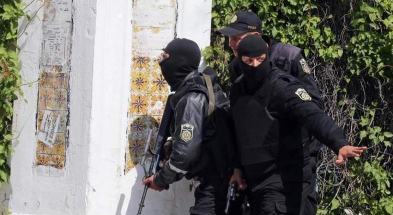 Теракт в Тунисе: десятки погибших