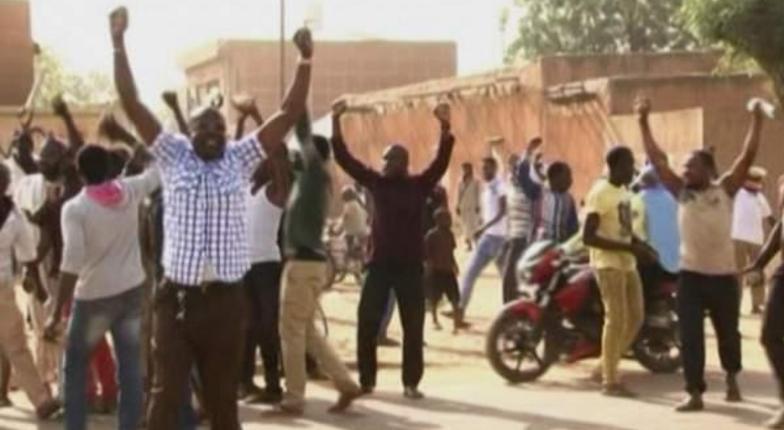 Массовые беспорядки в Нигере: уничтожено 45 христианских церквей