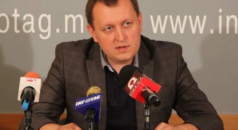 Экс-депутат призвал не поддаваться на смещение внимания от Плахотнюка