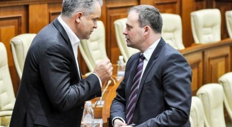 Канду заявил, что знает как объединить Молдову с Румынией
