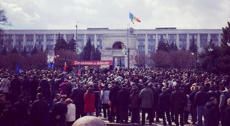 Общественное ТВ увидело лишь «десятки человек» на многотысячном митинге в Кишиневе