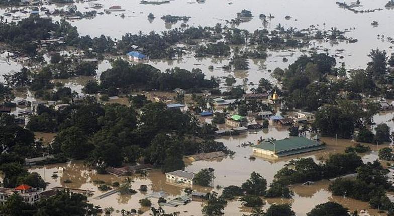 От наводнения в Мьянме погибли десятки человек