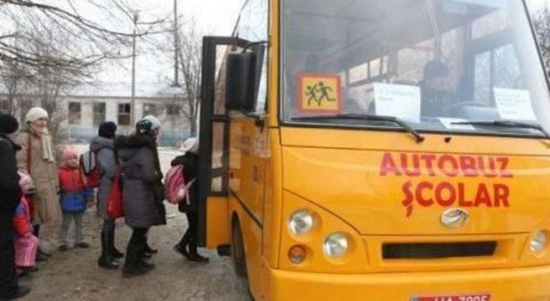 Школьные автобусы оборудуют ремнями безопасности и видеорегистраторами