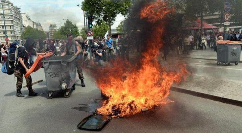 Изменение Трудового кодекса спровоцировало забастовки во всей Франции