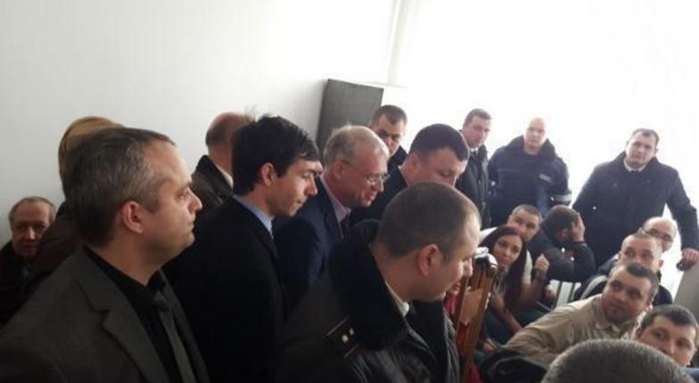 Представители западных посольств пришли на процесс по делу политзаключенных «группы Петренко»