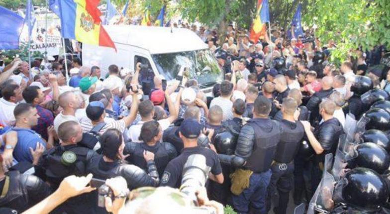 Полиция ответила на протесты репрессиями и арестами