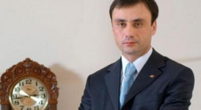 Молдавский суд потребовал не увязывать имя Пырлога с Плахотнюком