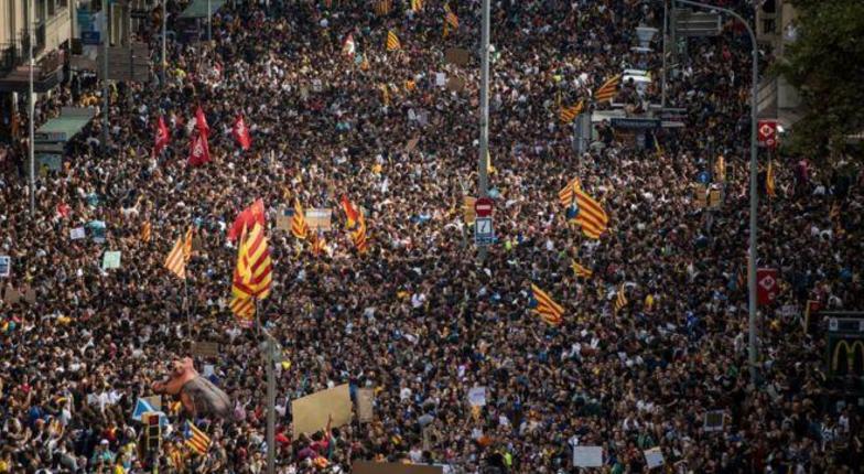 В Каталонии проходит всеобщая забастовка после подавленного испанскими властями референдума о независимости