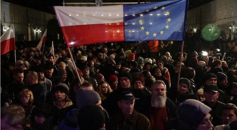 Евросоюз начал процедуру санкций в отношении Польши