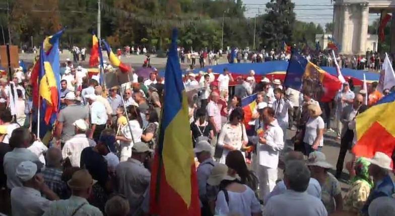 Партия Додона предоставила центральную площадь Кишинева румынским унионистам