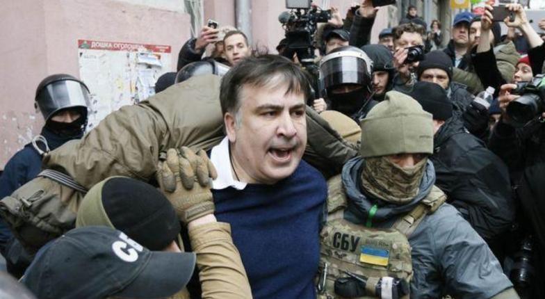 Порошенко обвинил Саакашвили в работе на российские спецслужбы