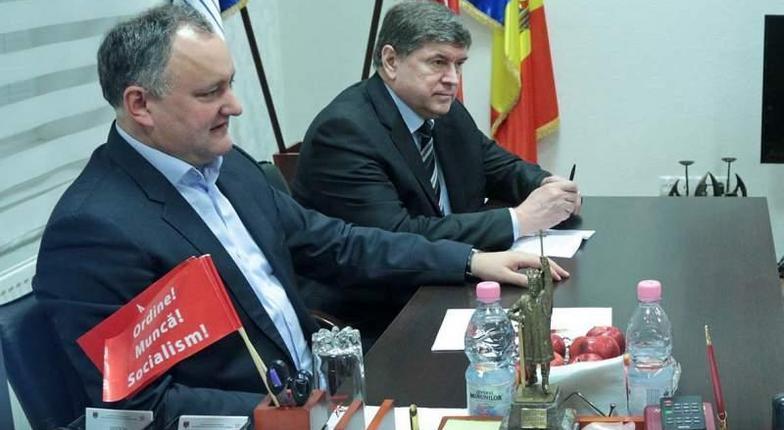 Власти передумали отзывать посла Молдовы из России