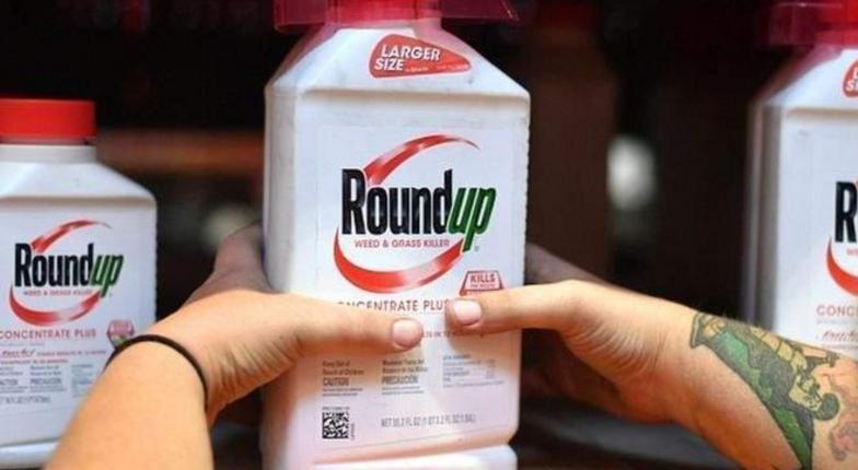 В США семья отсудила у производителя гербицидов Roundup два миллиарда долларов