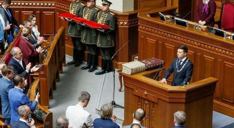 Порошенко обвинен в отсутствии Додона на инаугурации Владимира Зеленского
