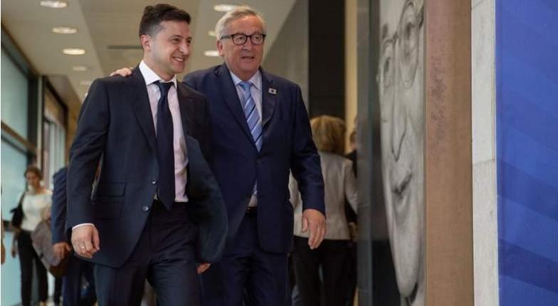Глава Еврокомиссии объявил Зеленского своим новым другом