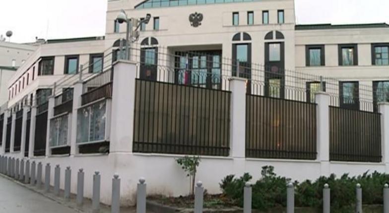 Посольство России призвало к компромиссу в правящей коалиции