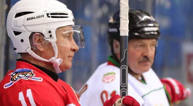 Путин и Лукашенко решили сыграть в хоккей перед переговорами о поставках нефти