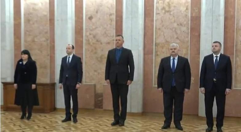 Додон привел к присяге новых министров от партии Плахотнюка