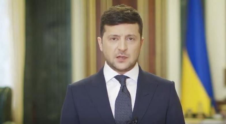 Владимир Зеленский объявил о сокращении зарплат чиновников и судей