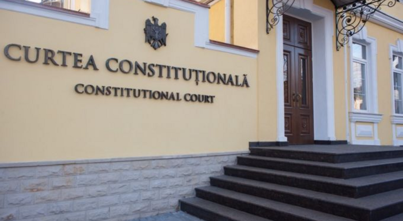 Конституционному суду предложено отменить скандальное решение о всенародных выборах президента