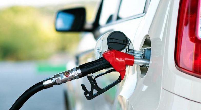 Автозаправки повысили цены на топливо