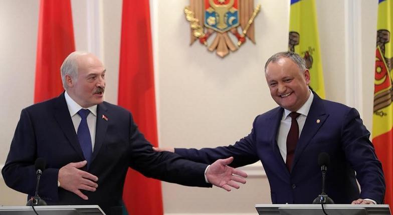 Додон поздравил Лукашенко "от имени молдавского народа"