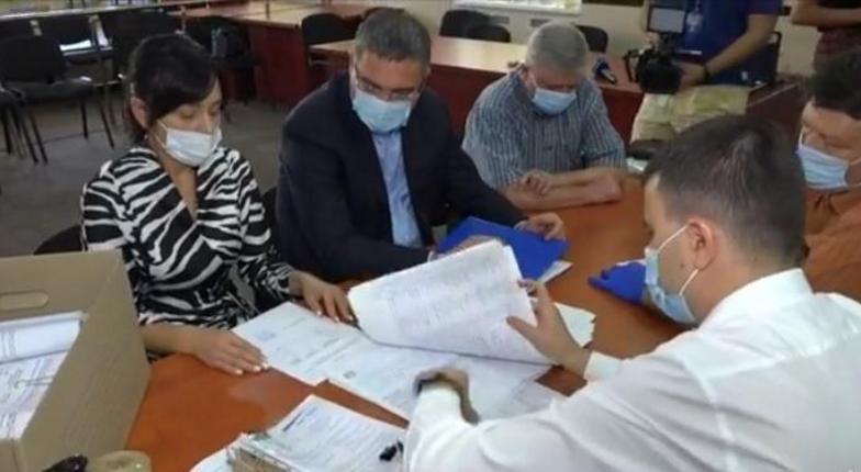 В ЦИК поданы почти 25 тысяч подписей в поддержку Ренато Усатого на президентских выборах