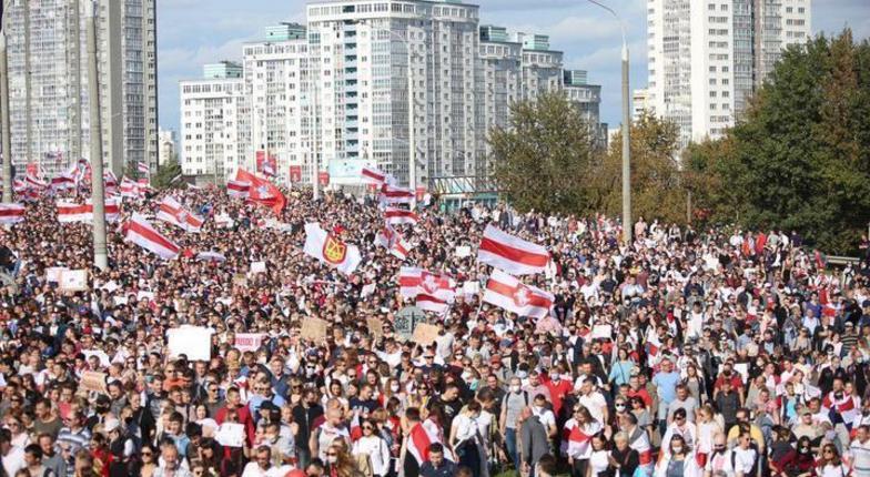 В Минске вышли на протест более 100 тысяч человек