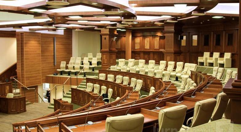 Чубашенко: Депутаты стали "депутанами" из парламентского борделя