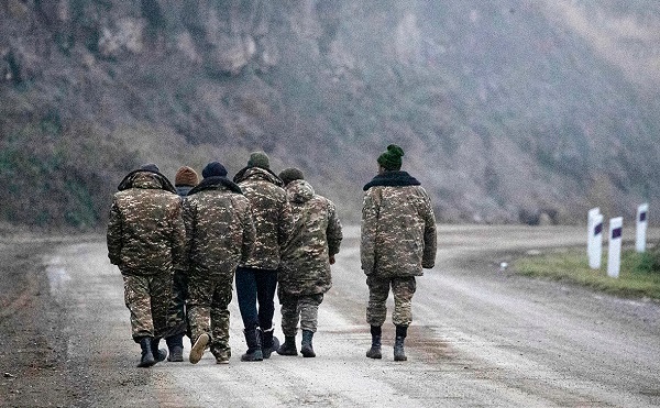 Азербайджан обменял 15 армянских пленных на карты минных полей