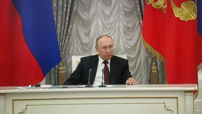 Путин примет решение о признании сепаратистcких республик на Донбассе