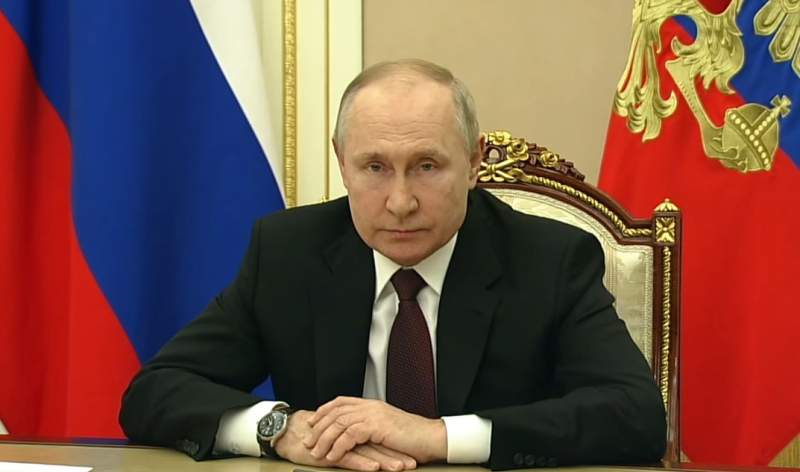 Владимир Путин призвал украинских военных брать власть в свои руки
