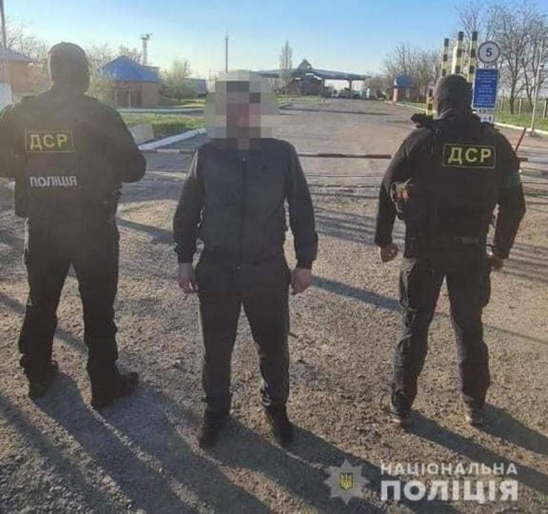 Украинская полиция выдворила криминального авторитета из Одессы в Молдову