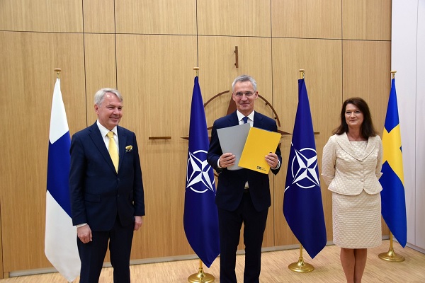 Финляндия и Швеция начали процедуру вступления в НАТО