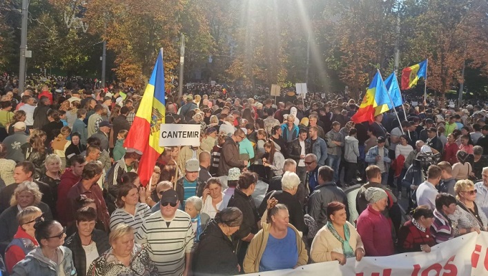 Полиция требует от мэрии Кишинева запретить протест сторонников Шора